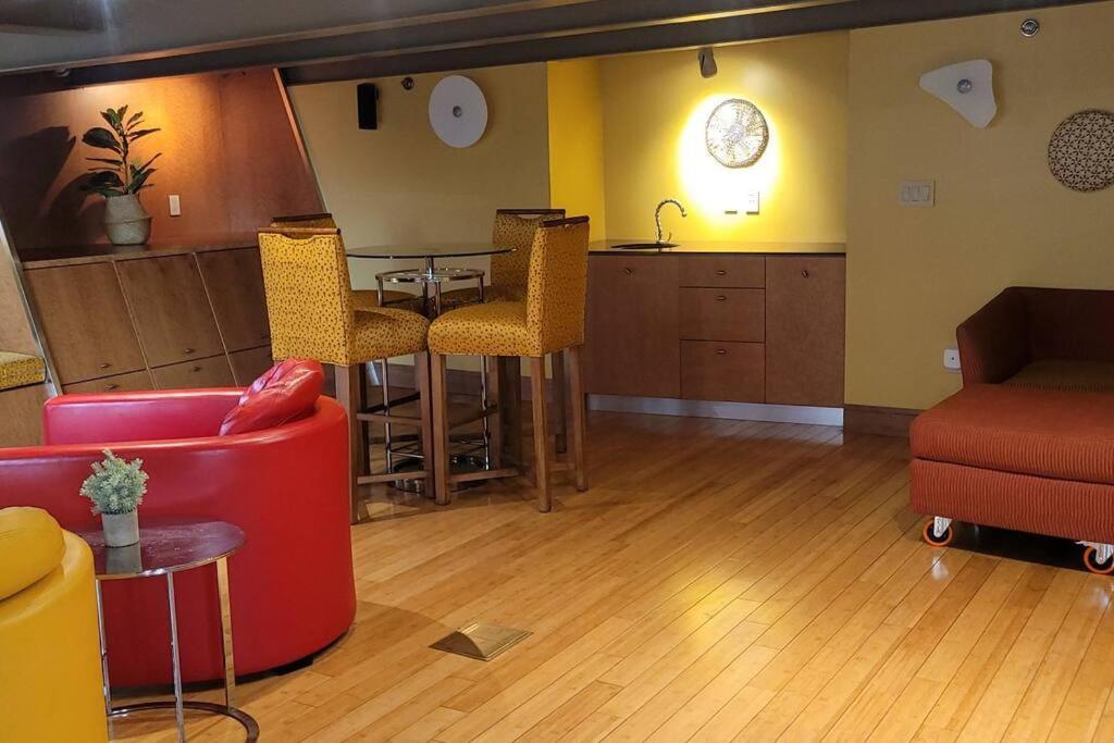 1600 Kcm Penthouse Apartment Кливланд Екстериор снимка