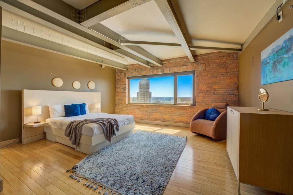1600 Kcm Penthouse Apartment Кливланд Екстериор снимка