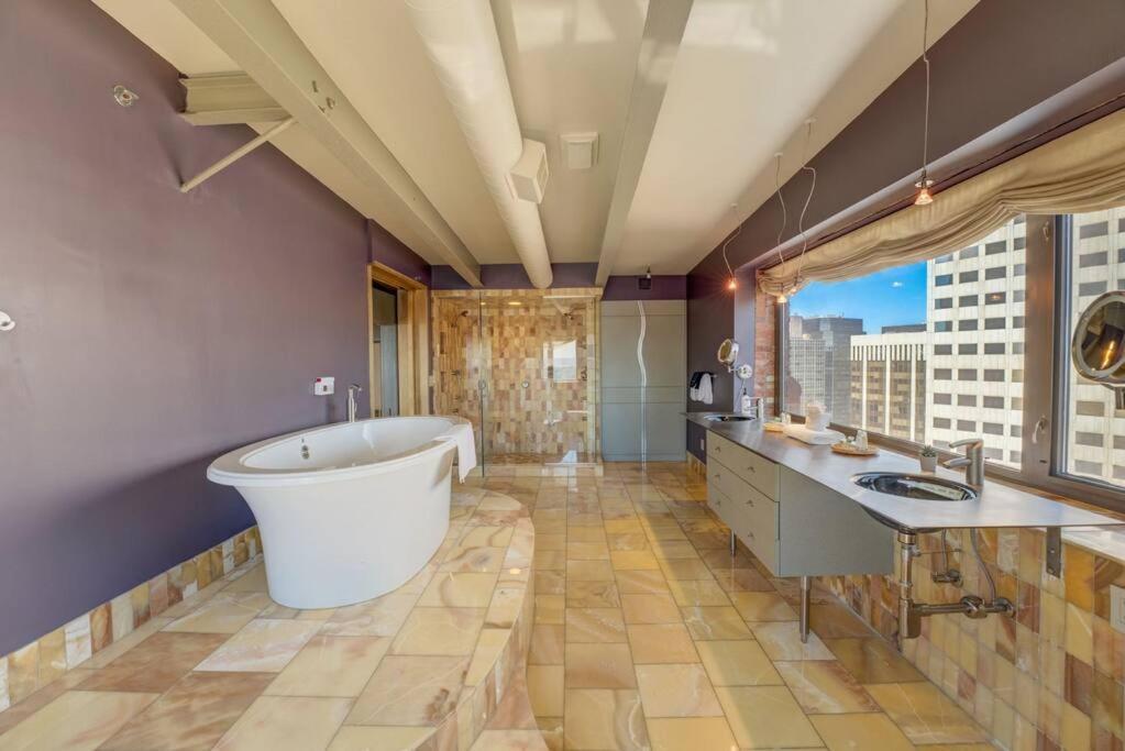 1600 Kcm Penthouse Apartment Кливланд Екстериор снимка