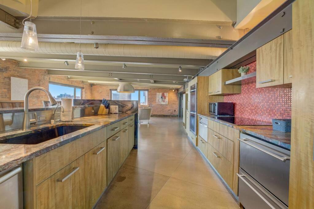 1600 Kcm Penthouse Apartment Кливланд Екстериор снимка