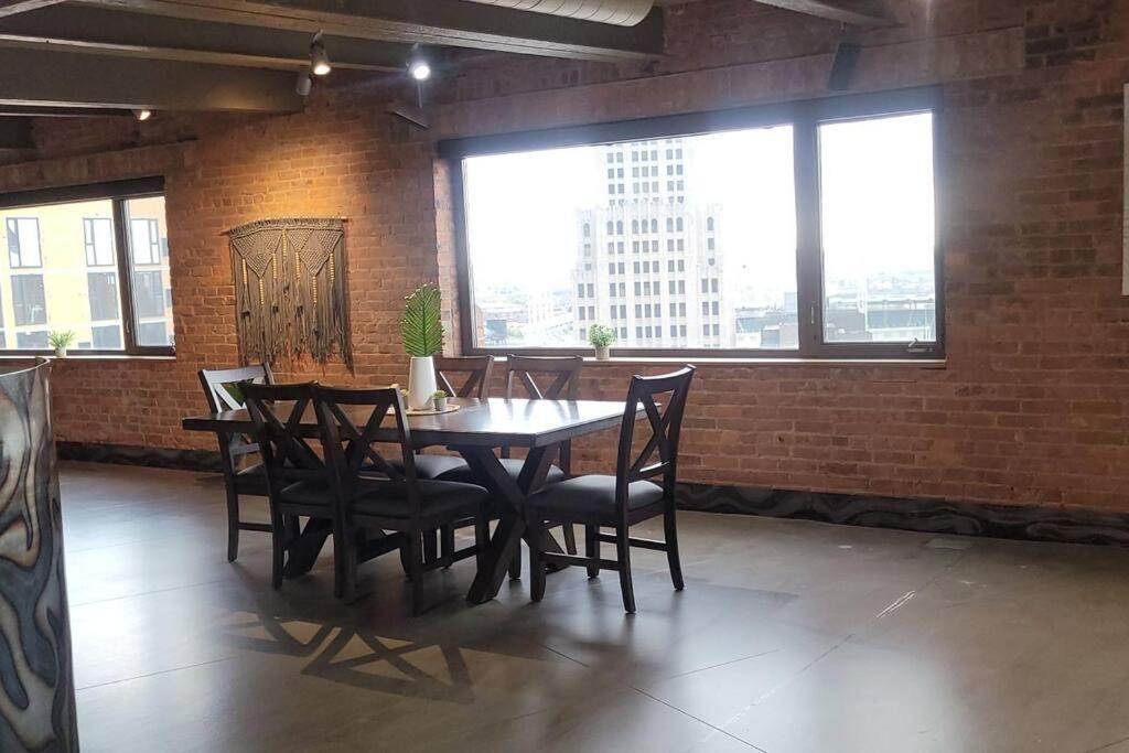 1600 Kcm Penthouse Apartment Кливланд Екстериор снимка