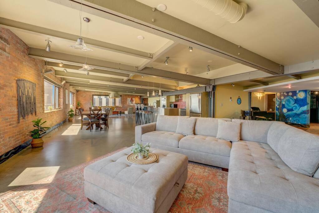1600 Kcm Penthouse Apartment Кливланд Екстериор снимка