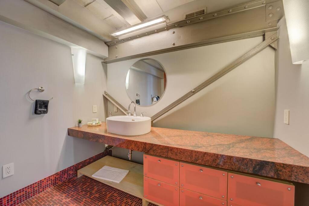 1600 Kcm Penthouse Apartment Кливланд Екстериор снимка
