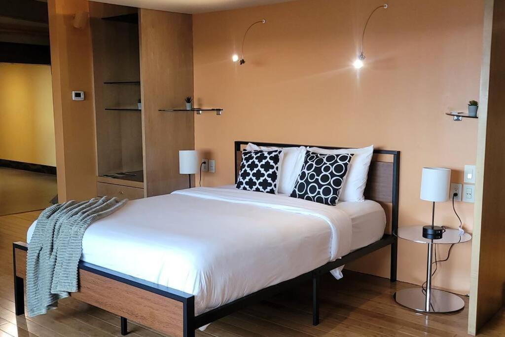 1600 Kcm Penthouse Apartment Кливланд Екстериор снимка