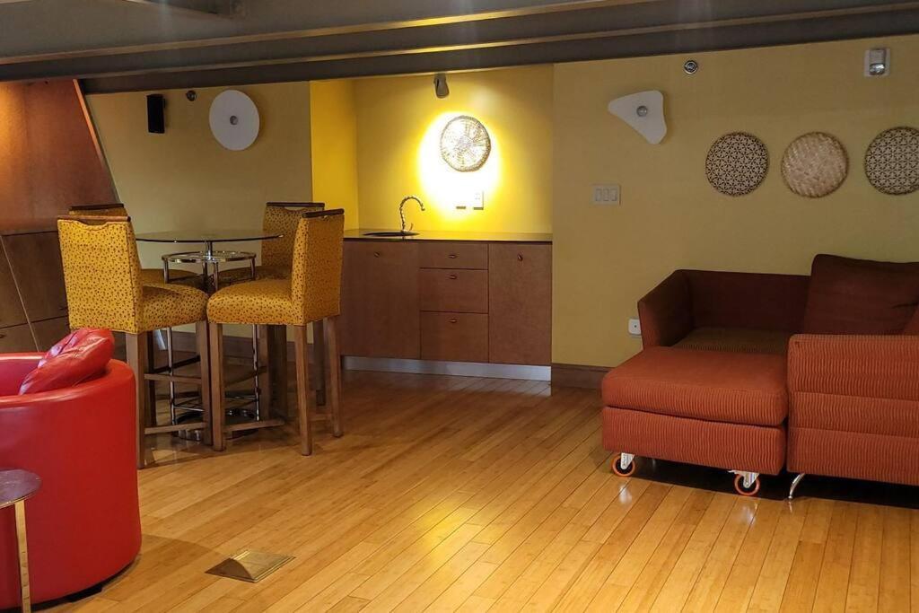 1600 Kcm Penthouse Apartment Кливланд Екстериор снимка